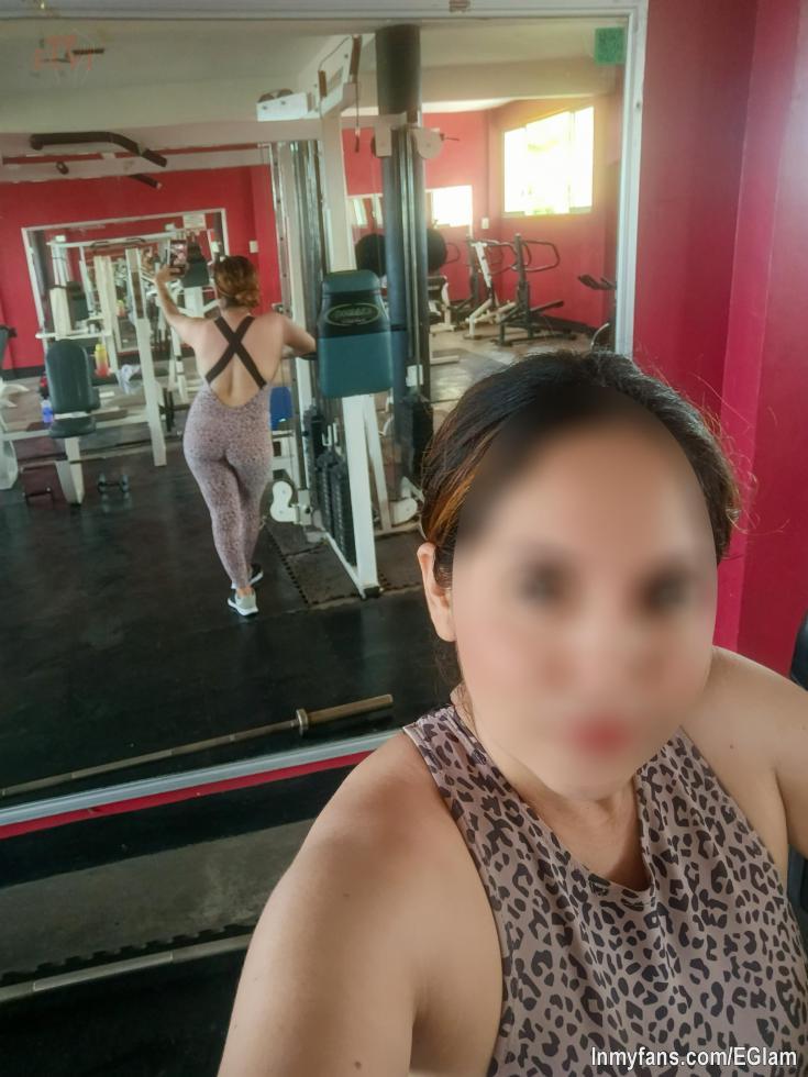 Entrenando duro para que tú disfrutes después... Espejo, leggings apretados y mucho sudor. ¿Te animas a ver la versión sin filtro? 👀 

#GymGirl #FitAndNaughty